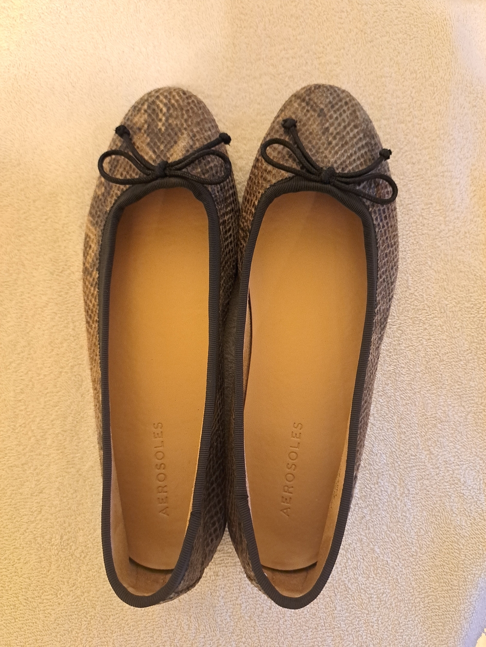 Aerosoles Homebet Python Snake Print Ballet Flats Bow Accent - Size 9